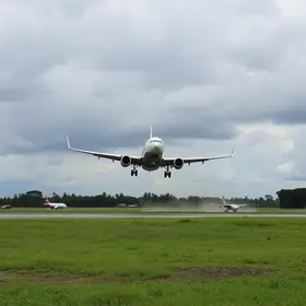 avião faz pouso forçado