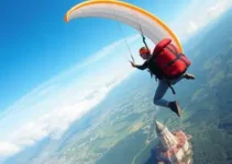 mulher cai de parapente