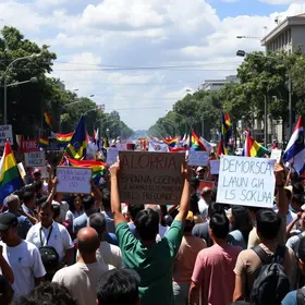Minas vai às ruas em defesa da democracia